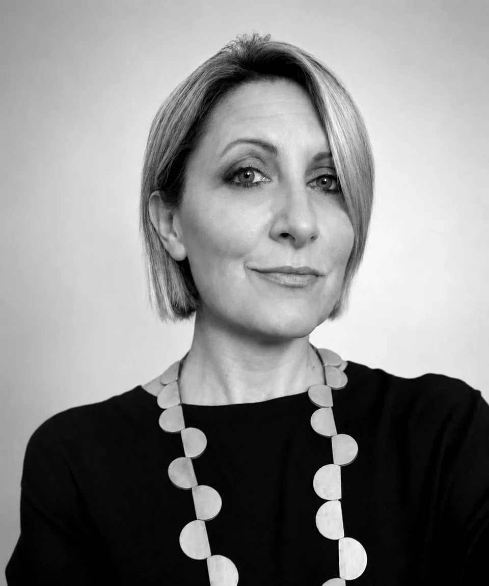 Ritratto in bianco e nero di Maria Pia Pinelli, fondatrice di Kalìa.
